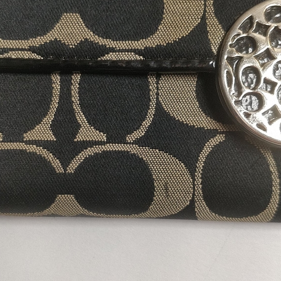 Coach wallet black and tan with silver detail - Picture 3 of 10